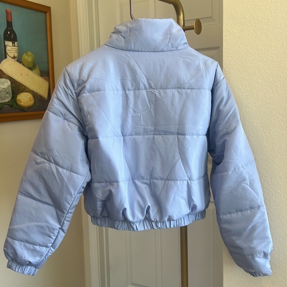 Light periwinkle blue zip up Crop Puffer Jacket Medium - Picture 6 of 8